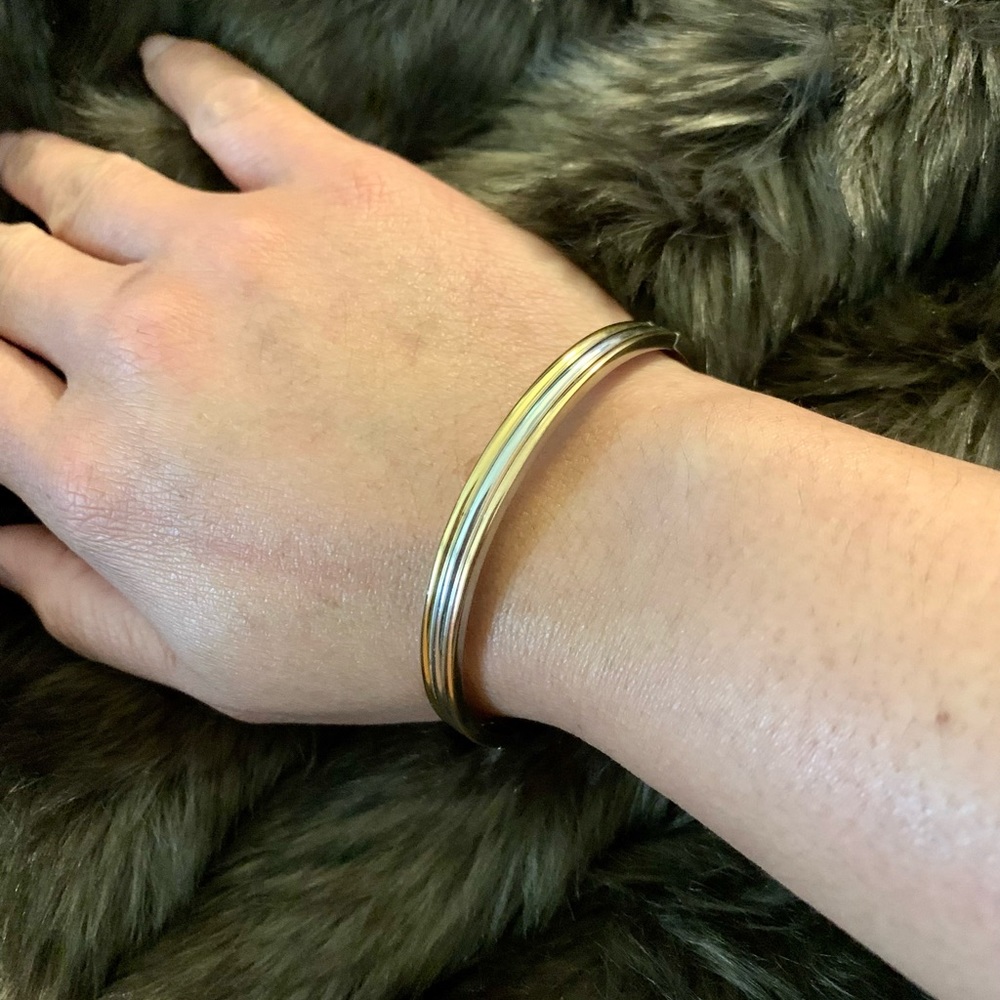 Multi- Color Bangle Bracelet - Picture 2 of 3